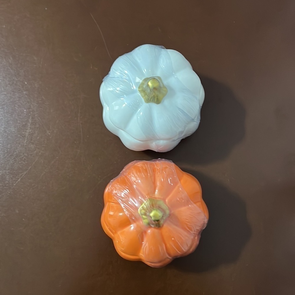 TWO Ceramic Glazed Pumpkin‎ Dishes - Picture 4 of 4